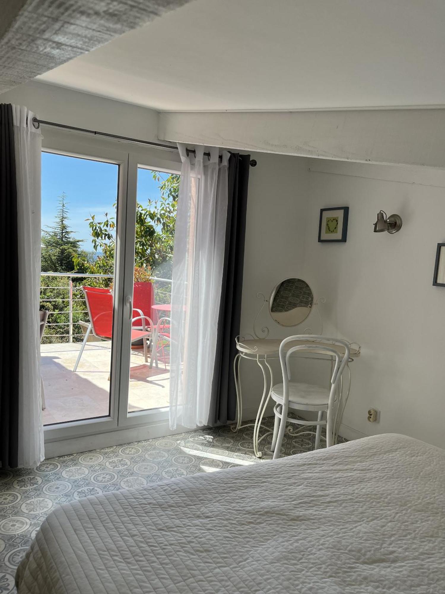 Hotel Le Patio Theoule-sur-Mer Ngoại thất bức ảnh